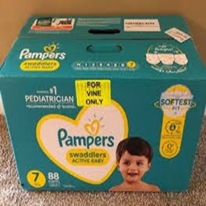 Pañales desechables para adultos Pampering Swaddlers talla 7 - Product Image 1