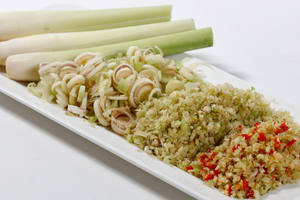 Lemongrass congelado de temporada 2024 de calidad premium Experimente el aroma y el sabor de Vietnam - Product Image 2