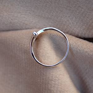 Bague fine minimaliste en argent sterling 925 avec accessoire de fête de mariage fin et délicat en CZ pour les anniversaires des femmes - Product Image 3