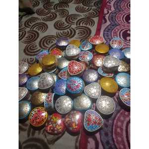 Boîte en papier mâché artisanale et peinte à la main, motif floral, boîte à bibelots, cadeau de la Saint-Valentin pour bijoux, art kashmiri - Product Image 2