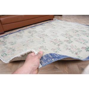 Tapis vintage 5,3 x 7,4 pieds, tapis turc à bordure blanche en laine - Product Image 4