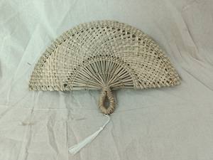 Éventail à main écologique rustique Éventail tissé en feuille de palmier Artisanat en jonc de mer fait à la main pour événements en plein air de 99 GD Company - Product Image 6