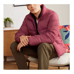 Veste matelassée à capuche d'hiver décontractée de haute qualité pour hommes Logo personnalisé Tissu en cuir léger grande taille XL Fermeture à glissière pour hommes OEM - Product Image 1