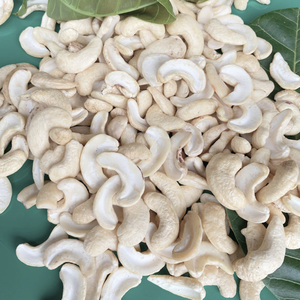 Hot Sale Raw Cashew <b>Nuts</b> Cashew <b>Nuts</b> Vietnam High Quality Cashew <b>Nuts</b> Reasonable Price - Product Image 1