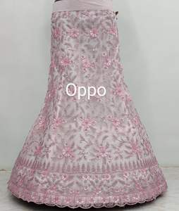 ชุดเลเฮนกาโชลีผ้าเน็ตสำหรับงานแต่งงานและงานเลี้ยงสไตล์โมเดิร์นสำหรับผู้หญิง ขายส่ง พร้อมงานปักกระจกและจาร์กันอย่างดี ผ้าคลุมยาว - Product Image 3