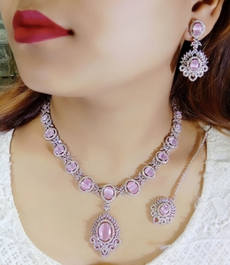 Gargantilla de piedra AD de moda Conjunto de collar de tendencia Mejor conjunto de joyería india de boda para compromiso de boda y Aniversario - Product Image 2