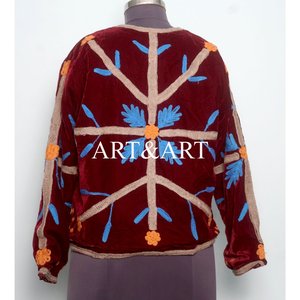 Veste courte d'hiver en velours de coton fait main, écologique, matelassée, vintage, Suzani, brodée de fleurs, style bohème, coupe bomber, coupe-vent - Product Image 5