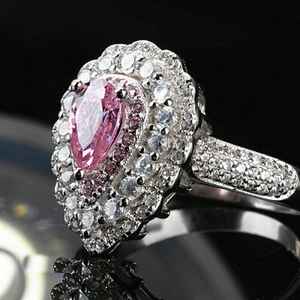 แหวนเพชรเพาะเลี้ยงสีชมพูทรงลูกแพร์และทรงกลมแบบคลาสสิกประดับเพชรรอบๆ ตัวเรือนทองคำขาว 14K สำหรับผู้หญิง เหมาะสำหรับงานหมั้น งานแต่งงาน และเป็นของขวัญ - Product Image 2