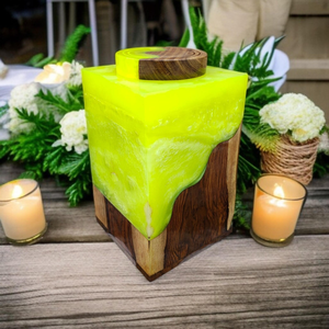 Urna de cremación de resina amarilla neón y madera hecha a mano, recuerdo conmemorativo moderno, urnas de cremación para mascotas y humanos - Product Image 2
