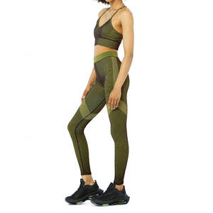 Ensemble de sport et yoga sans couture 2 pièces pour femmes - Vêtements de fitness et de gym pour femmes - Vente en gros directe usine - Product Image 4