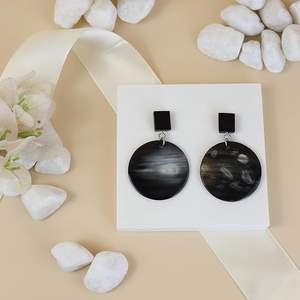 Boucles d'oreilles en corne de buffle faites à la main pour femmes Bijoux de mode de style vintage bohème polis pour la fête à faible coût - Product Image 2