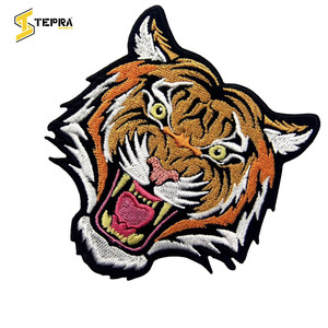 Meilleur fournisseur nouveauté Tepra Sports patchs brodés Unique respirant tissé PVC Offre Spéciale vêtements coeur fleur thermocollant - Product Image 2