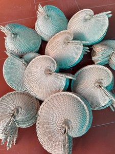 Abanico Plegable de Bambú Hecho a Mano, Abanico de Madera Tejido Natural de Vietnam para Decoración, Regalo, Eventos, Venta al por Mayor - Sra. Tarina - Product Image 6