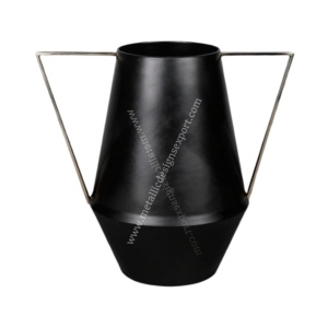 Jarrón de flores de Metal negro en forma de cono elegante y alto diseño costero elegante con asas minimalistas para el acento de decoración del hogar y eventos - Product Image 4