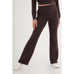 Pantalones de Mujer Color Café con Detalle de Cintura Acanalada - Colección de Pantalones al por Mayor - Product Image 3