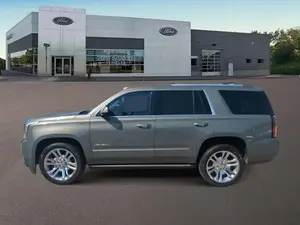 GMC Yukon Denali SUV 2017 con Volante a la Izquierda, Asientos de Cuero y Neumáticos R19 - Product Image 4