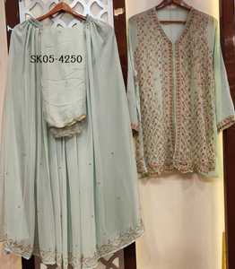 Sari en organza de soie non cousu de créateur moderne brodé à la main de vêtements indiens pakistanais imprimés fantaisie pour les mariages et les fêtes Salwar - Product Image 1