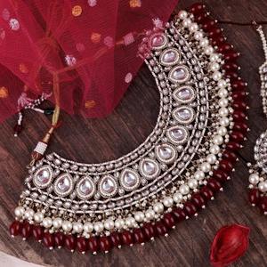 Premium Wedding Bridal Kundan Pearl <b>Gold</b> Plated Choker Necklace <b>Set</b> with <b>Earrings</b> and Maang Tikka Traditional Ethnic Style - Product Image 2