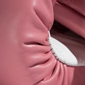 Nuevo Modelo de Guantes de Boxeo Rosados Personalizados Fly, Guantes de Sparring Profesionales de Cuero Vacuno Genuino con Cordones, Venta al Por Mayor - Product Image 3