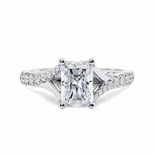 Bague de fiançailles en diamant taille radiant pour femme - Product Image 1