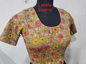 Blusa Elegante de Sari Kalamkari Premium, Blusa Estilosa, Cómoda, Elástica y Lista para Usar al Mejor Precio al por Mayor - Product Image 2