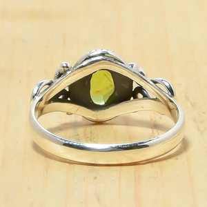 Anillo de Peridoto Hecho a Mano, Joyería de Plata de Ley 925 con Piedra de Nacimiento de Agosto, Elegante Regalo para Mujer, Diseño Bohemio - Product Image 4