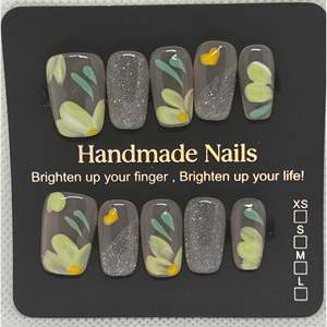 Sunburst Gardens Medium Press-On Nail Art Eleganti decorazioni per unghie per donne e uomini - Product Image 1