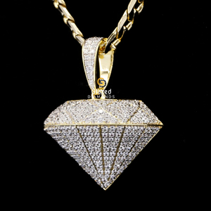 Forma de diamante Corte brillante único Moissanite VVS Claridad Totalmente helado 10K Oro blanco Unisex HipHop Colgante y encanto - Product Image 4