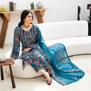 Costume trois pièces Salwar Kameez pour femmes en mousseline de soie brodée pakistanaise Panjabi robe de soirée conçue Ramsha Vol A-8 pour adultes - Product Image 6