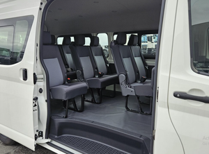 พร้อมส่งปี 2024 สำหรับรถตู้ไฮเอซหลังคาสูง SUV 11-20 ที่นั่ง เครื่องยนต์ดีเซล 2.8 ลิตร เกียร์อัตโนมัติ พวงมาลัยซ้าย/ขวา ความเร็วเกิน 130 กม./ชม. - Product Image 2