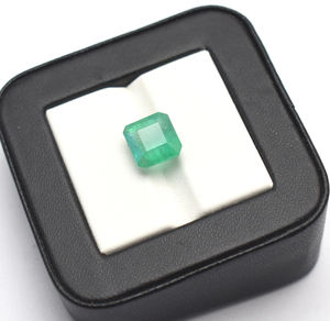 4.5 Ct de qualité AAA! 100% émeraude naturelle non chauffée octogone coupe émeraude, coupe Asscher, coupe carrée 9 mm - Product Image 5