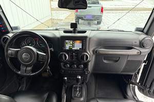 Jeep Wrangler Unlimited Sport 4x4 V6 2017 Usado, Potencia V6, Tracción en las Cuatro Ruedas, Color Gris Granito Cristalizado, Modificaciones Todoterreno - Product Image 4