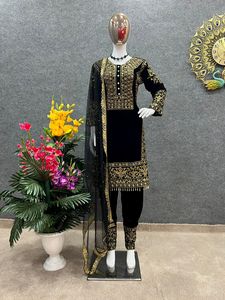 กำมะหยี่วิสคอสหนักพร้อมงานปักหนักด้วยงานปักเพชรด้วยงานฝีมือแฟนซี Moti ลูกไม้เต็มขอบแขน - Product Image 3