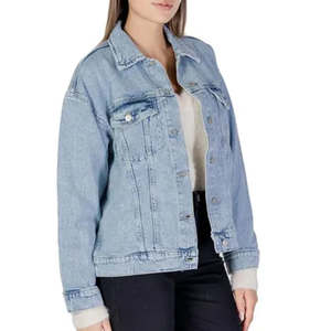 Dernière sortie d'usine Logo personnalisé Qualité supérieure Veste en jean sur mesure à manches longues pour femmes Conçue pour le confort en toutes saisons - Product Image 4