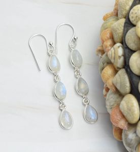 Boucles d'oreilles classiques en argent sterling 925 pierre de lune pour cadeaux de fiançailles ou d'anniversaire bijoux fins - Product Image 2