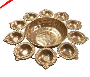Golden urli 2024 último diseño Diwali Metal decorativo Urli Diya Pooja urli - Product Image 3