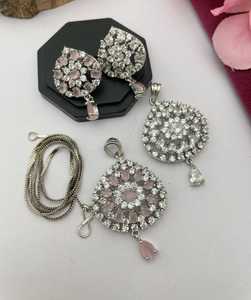 Conjunto de collar con colgante CZ de tendencia para mujer, diferentes diseños para fiesta y ropa informal hecha a mano con material de latón - Product Image 6