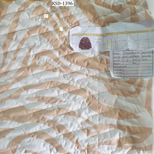 Acolchado de poliéster 100% KSD 1396 de alta calidad de patrón bordado de Vietnam 2-5 capas estándar ambiental para hoteles - Product Image 1