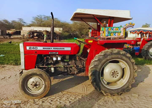 Tractor de granja Massey Ferguson MF 240 2WD 50HP - Product Image 6