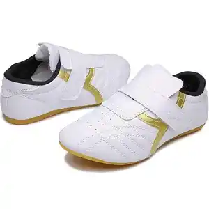 2024 nouveauté Logo personnalisé disponible en cuir PU équipement d'arts martiaux karaté Taekwondo chaussures d'entraînement sportif à vendre