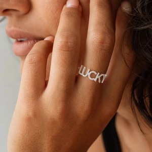 Anillo impermeable con letras de diamante personalizado, anillo con nombre personalizado para mujer - Product Image 6