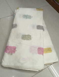 Tela de algodón bordada con patrones rectangulares coloridos para ropa de cama, uso textil del hogar, disfraces, kurtis, etc. - Product Image 5