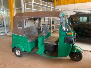 Triciclo de Pasajeros de Lujo de 3 Ruedas, Vehículo Taxi Eléctrico Motorizado con Carrocería Cerrada, 250cc de Cilindrada, Tuk Tuk con Transmisión Manual - Product Image 6