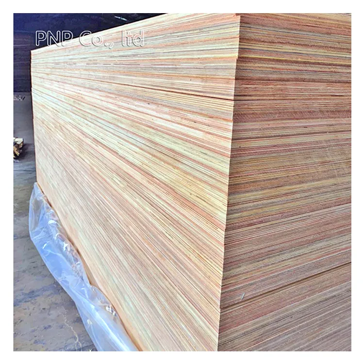 Ready to ship smooth face WPB glue 28mm phenolic plywood for sale highly resistant to both roth and warping from Vietnam