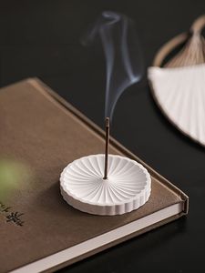 Quemador de incienso de madera blanca con diseño redondo ondulado, soporte de mesa, accesorio minimalista para decoración del hogar en venta - Product Image 2
