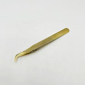 Pince à épiler en or de type J, pince à épiler professionnelle de haute qualité en acier inoxydable pour extensions de cils, poignée diamantée, inclinée, durable - Product Image 3
