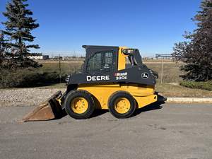 รถตักล้อยาง John Deere 320E คุณภาพสูง ราคาโรงงาน สำหรับงานก่อสร้าง การเกษตร และการขนย้ายวัสดุ มีสินค้าพร้อมส่ง - Product Image 3