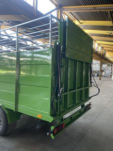 Remolque para Ganado, para Ovejas, Caballos y Vacas, con Escaleras Hidráulicas para un Transporte Seguro de Animales - Product Image 3