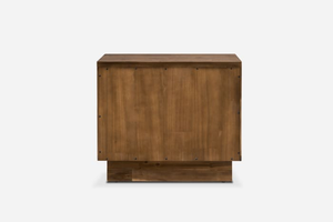 Table de chevet en bois foncé avec tiroirs texturés et poignées dorées - Product Image 4