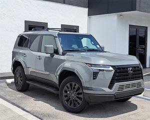 Vehículo Utilitario Deportivo 4x4 GX 550 Premium 2024 Usado de Buena Calidad - Listo para Enviar - Product Image 1